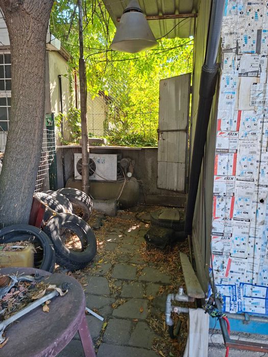 Продавам павилион работилница за авто гуми