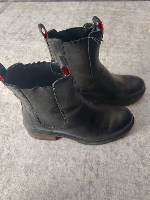 Дамски черни ботуши