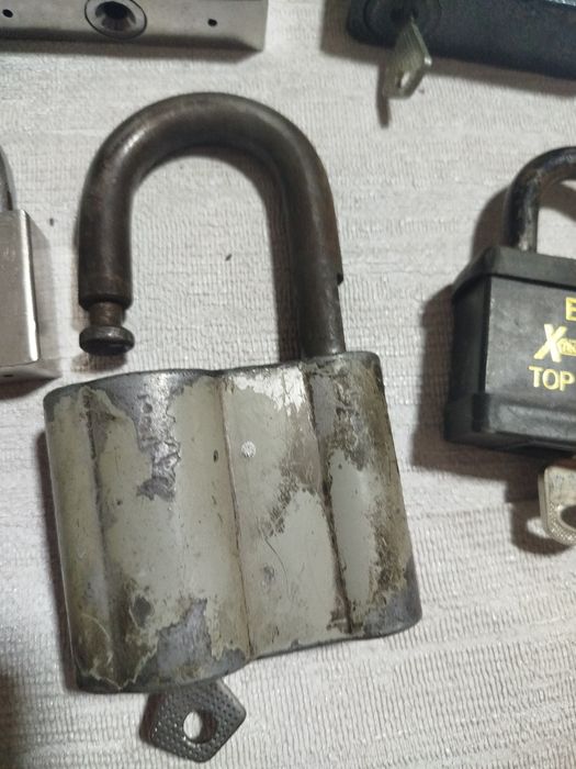 Замки разные,рабочие  с ключами,