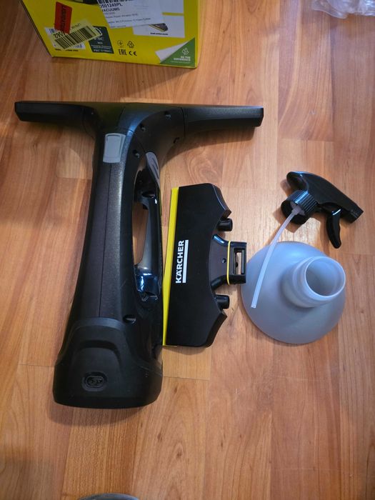 Aspirator de geamuri Karcher WV 2 Premium 10 Years Edition