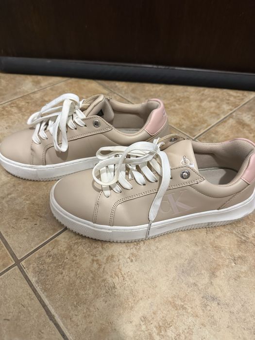 Calvin Klein обувки 40 лева