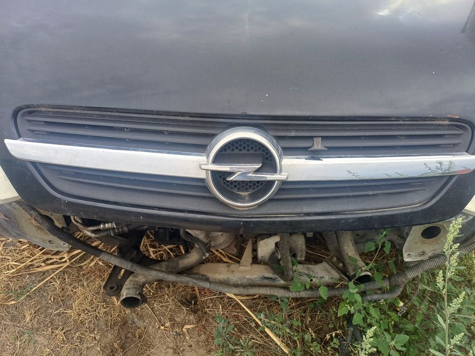 Преден капак за опел мерива А
