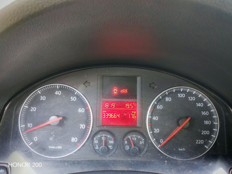 Vând golf 5 an 2006 motor 1.4  75 CP