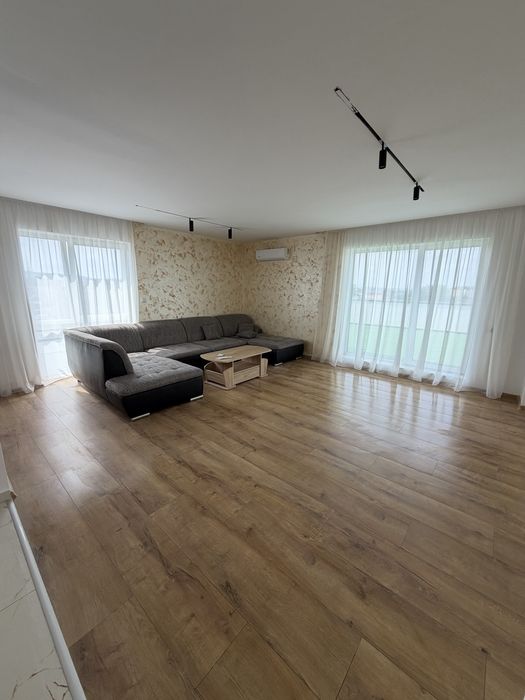 Apartament spațios de închiriat cu 3 dormitoare – Cartierul Unirii (zona nouă)