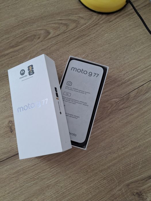 Telefon Motorola G77