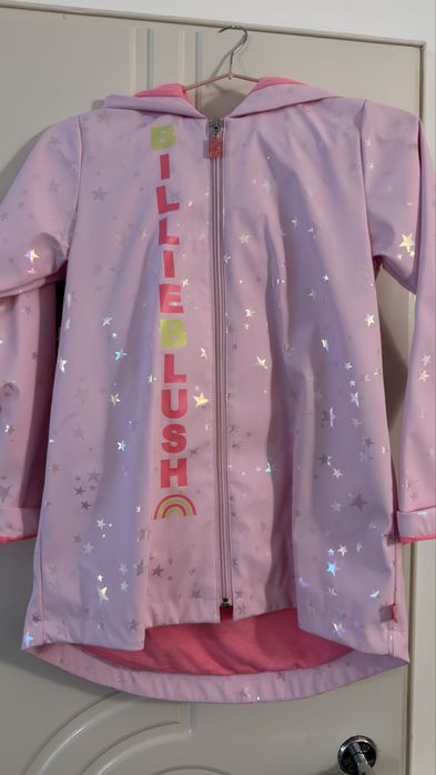 Нов дъждобран на Billieblush за 10 годишно