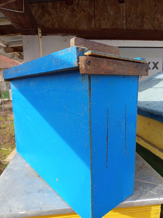 Продавам кошери за пчели