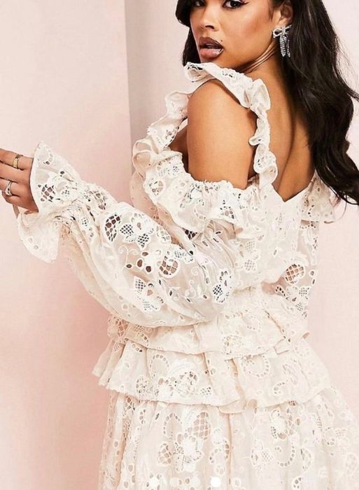 Дантелена рокля ASOS