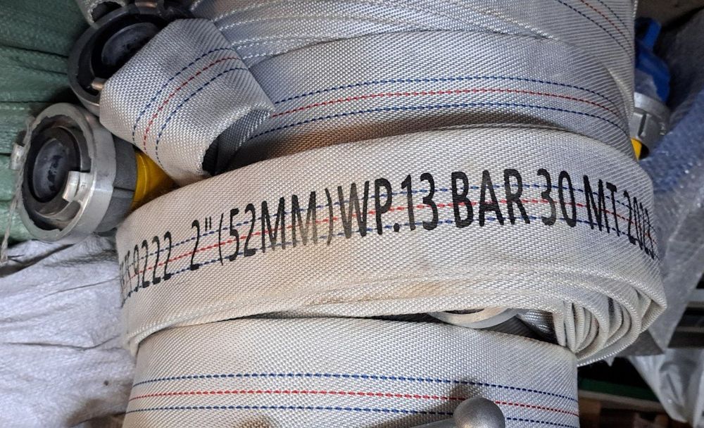 пожарный рукав..