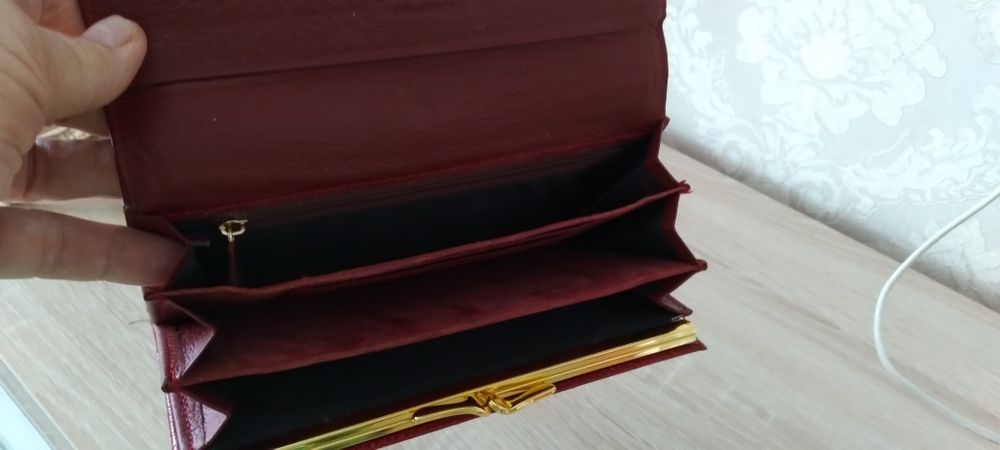 Продаётся женский кошелёк