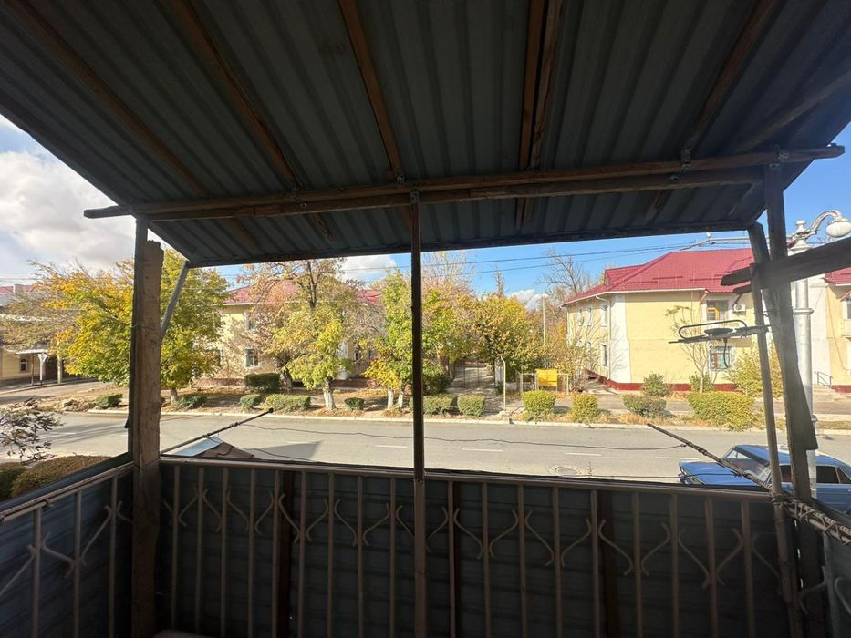 1 комнт кв на втором этаже