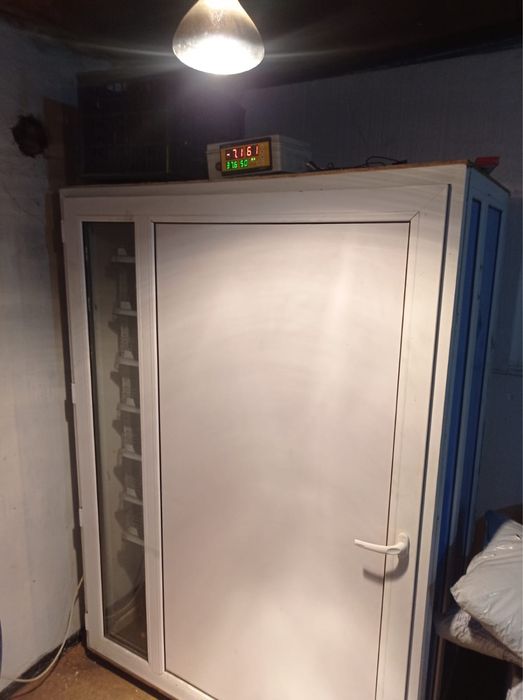 Продам инкубатор на 1200 яйц