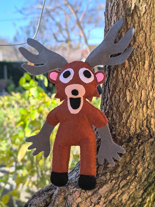 Чъм Чомпкинс/Попи плей Тайм/ Еленът 99 нощи в гората