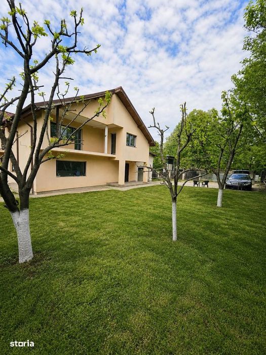 Casă mare Vișani 230 mp | 3 dormitoare + living 60 mp | teren 610 mp
