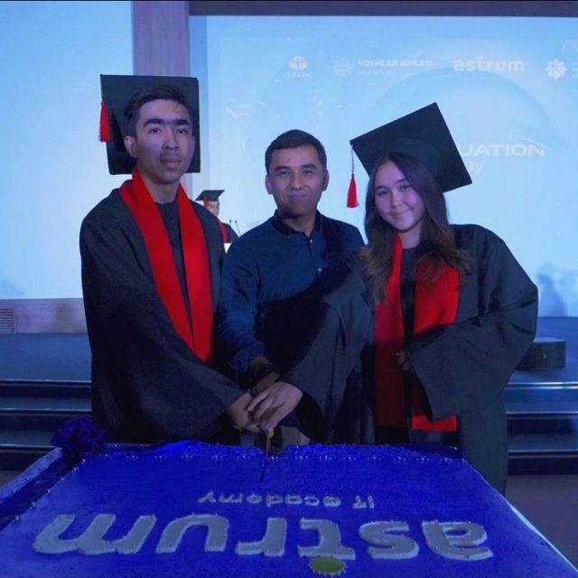 Арзон ва янги Мантия Прокат.Магистрлар кийими