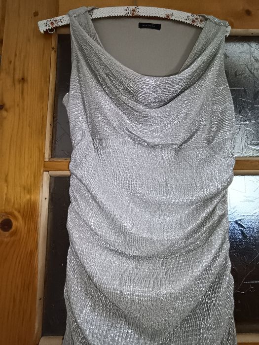 Rochie lungă elegantă aurie, cu efect strălucitor