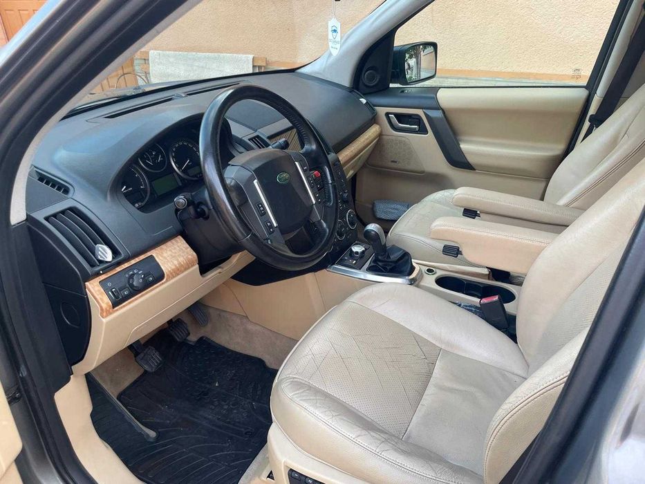 DE VANZARE:  Land Rover Freelander 2, 2.2 TD4 HSE