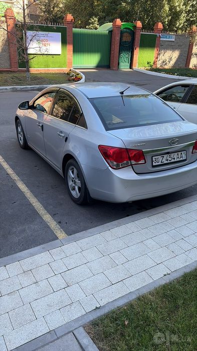 Cruze srochna sotiladi Holati a'lo