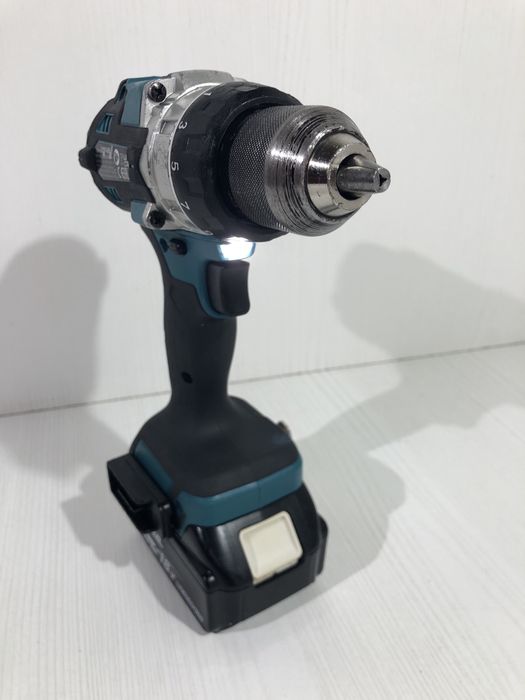 Makita DDF 486 mașină de înșurubat și găurit