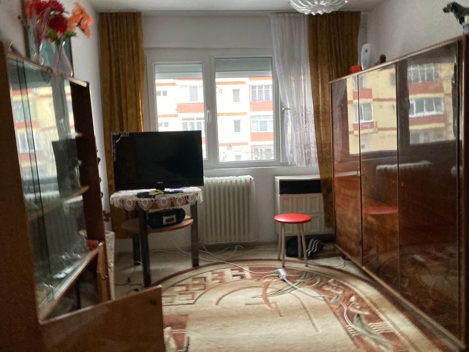 Proprietar Ap 2 Cam Etaj 1