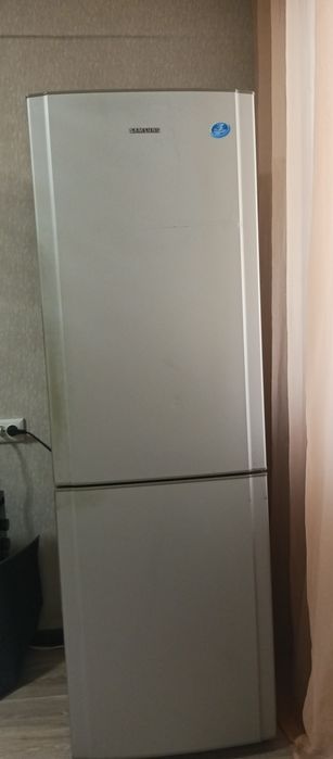 Продам холодильник Самсунг