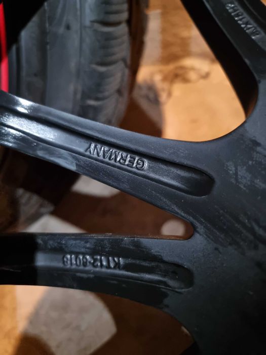 Vând jante r18 Noi cu cauciucuri iarna