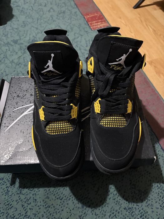 Jordan 4 Yellow Thunder