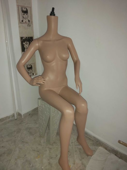 Манекени дамски в добро състояние