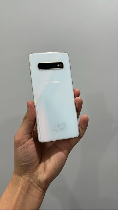 Самсунг GalaxyS10