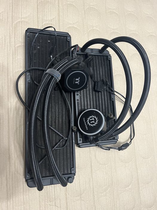 Coolere AIO Thermaltake Racire Lichida CPU 360mm si 240mm Functionale