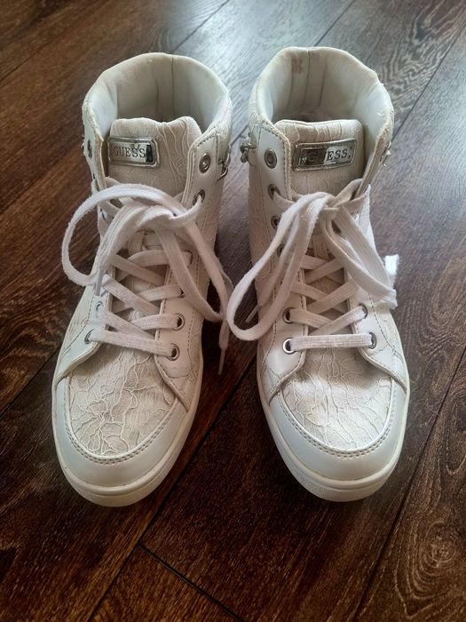 Дамски кецове Guess