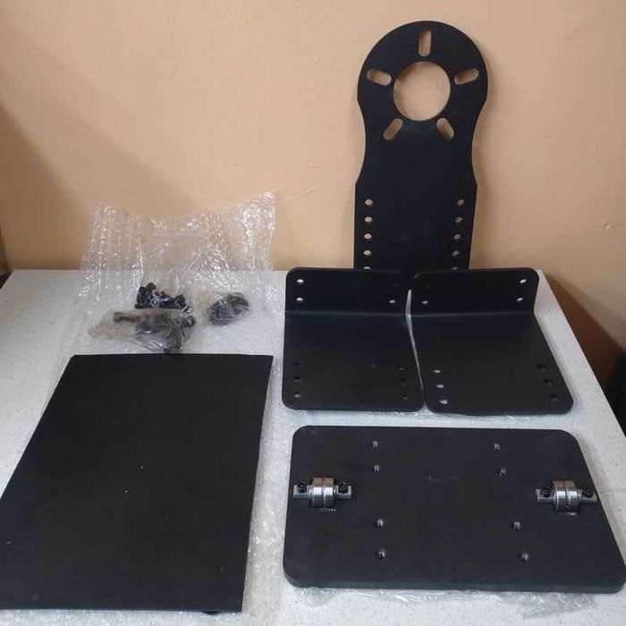 Стойка за главина на автомобилни колела при смяна на гумени втулки