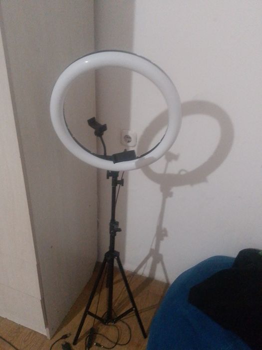 Продаю лампу целые