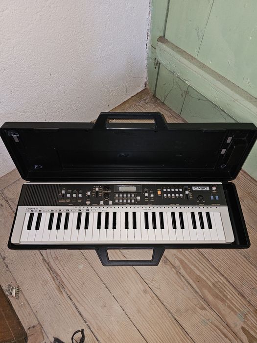 Casio Casiotone MT-70, vintage синтезатор