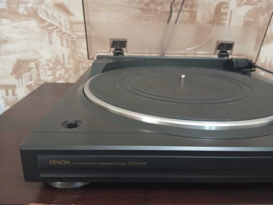 Продам проигрыватель винил дисков DENON.