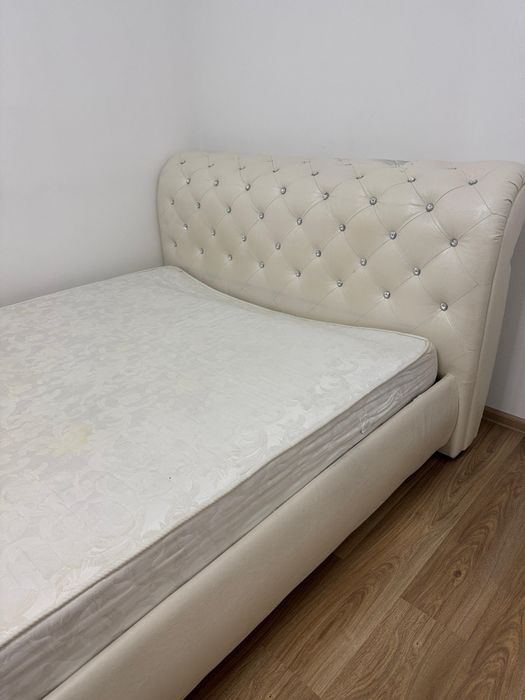 Кровать двухспальная