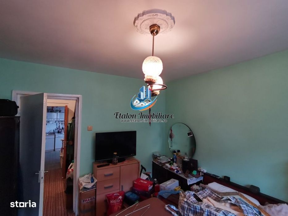 Apartament 4 camere semidecomandat, etaj 6, Maratei