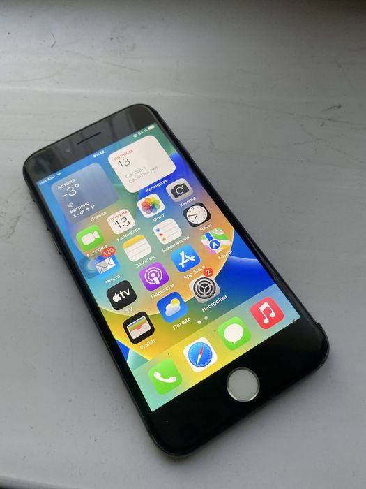 Продам Айфон 8 64 гегабайт