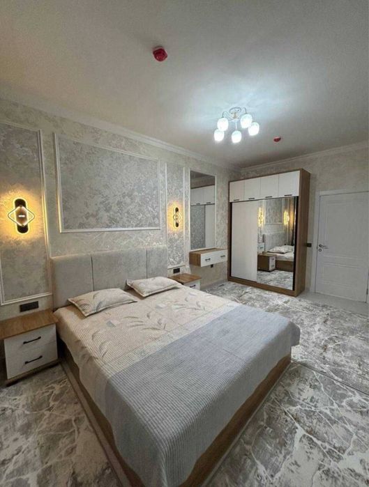 Космонавт Продаётса 3/6/16 метро Мвд 76кв.м