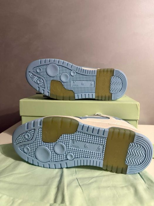 Off White Out of Office **41 PE STOC**