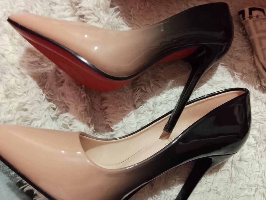 Модный туфли от Roseball