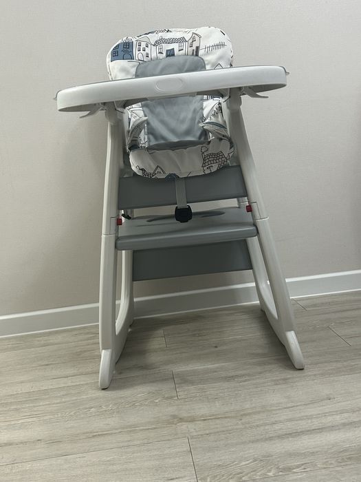 Продам детский обеденный стул