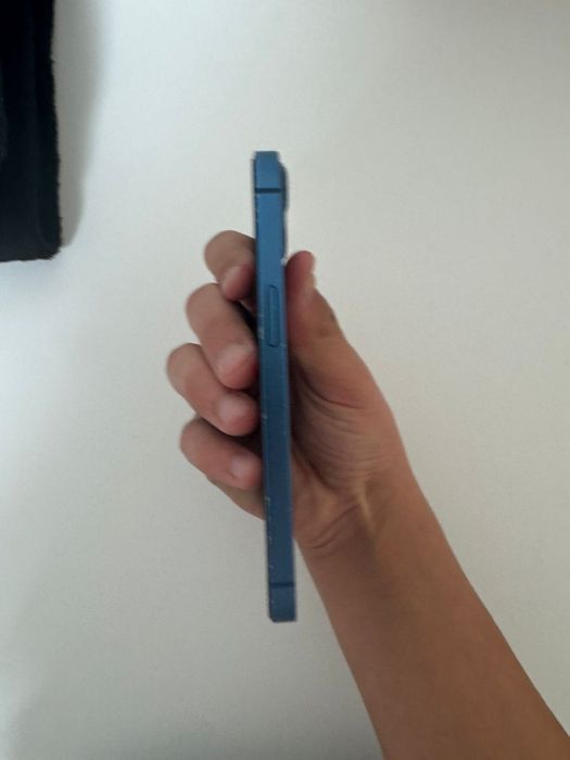 продам айфон 13 идеал!