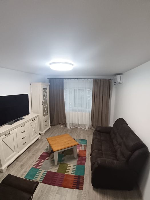 PERSOANĂ PRIVATĂ ÎNCHIRIEZ apartament 2 camere decomandat , 54 mp , Constanța, zona Dezrobirii.