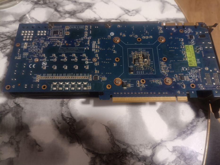 Видеокарта  GIGABYTE