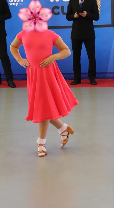 Продам бальное платье и туфли на девочку