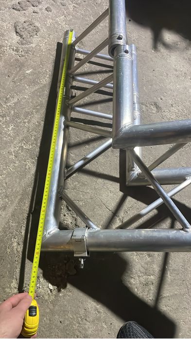 Tronsoane scena  lumini