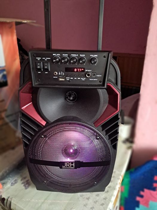 Vând Boxă JRH Nouă