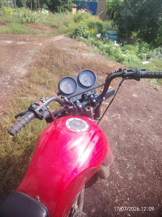 Продам мотоцикл yaqi 200cc