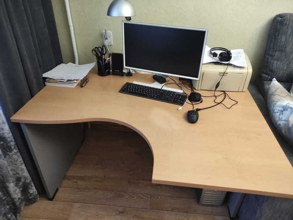стол компьютерный